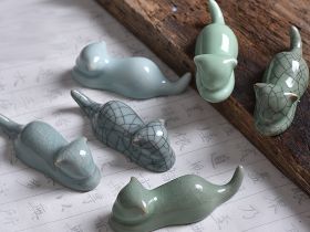 Подставка для кистей "Котик № 6" цвет: бледно-зеленый (Гэяо-узор серыми трещинами)