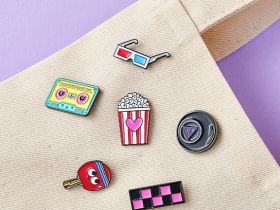 Значок эмалированный "3D очки"