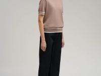 Легкий джемпер с короткими рукавами