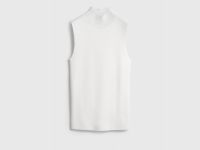 Вязаная майка с воротником-стойкой, Белый