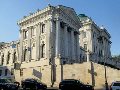 Боковой флигель