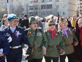 На площади Победы в Якутске станцевали «Осуохай Победы»