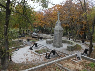Могила матросов крейсера "Варяг", погибших в бою с японской эскадрой в 1904 г.