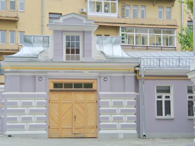 Служебный флигель