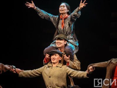 ФОТО. В Саха театре состоялась премьера спектакля «Маарыкчаан ыччаттара» от Сергея Потапова