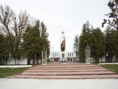 Братская могила советских воинов, погибших при штурме города Прейсиш-Эйлау в феврале 1945 года