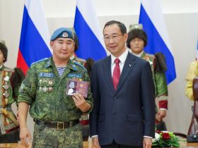 Глава Якутии вручил государственные награды