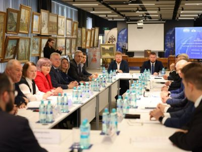 В Луганске представители шести регионов РФ обсудили практики сохранения памяти защитников Отечества