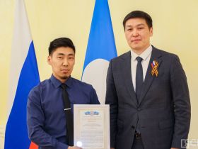 В Якутии отметили День радио и наградили работников связи