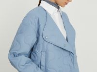 Куртка утепленная с v-образным вырезом