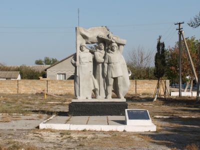 Памятный знак в честь воинов-односельчан, погибших в годы Великой Отечественной войны
