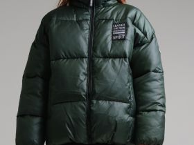 Куртка текстильная с полиуретановым покрытием для девочек