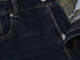 Джинсы прямого кроя