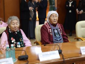 Носителям традиционной культуры вручили стипендии главы Якутии