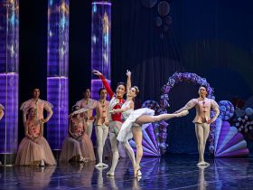 Премьерой балета «Щелкунчик» начался в Якутске  «Чайковский-фест»