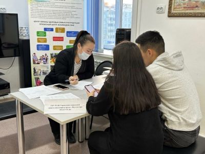 Соцработники начали прием в женских консультациях Якутии