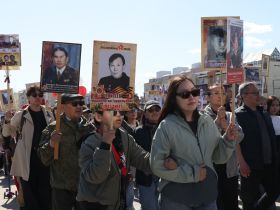 Фото. В Якутске акция «Бессмертный полк» собрала более 50 тысяч человек