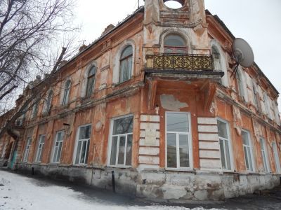 Дом жилой с магазином