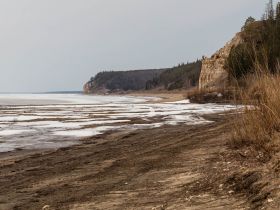 Водопады и ледяные пещеры скал Еланка Куччугуй Кэтэмэ - скалы Еланки - п. Еланка