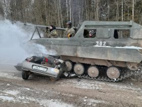 Армата-тур на танке