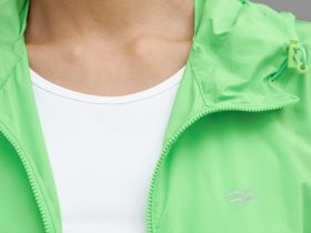 Ветровка с капюшоном из капсулы sport