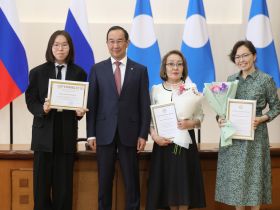 Глава Якутии наградил победителей и призеров всероссийской олимпиады школьников