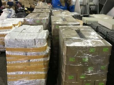 В город Кировское прибыли два грузовика с гуманитарным грузом из Якутии