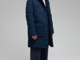 Утепленное пальто с накладными карманами