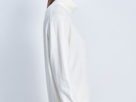 Свитер свободного силуэта с воротником-стойкой