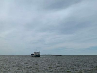 Речники доставили груз в Среднеколымск