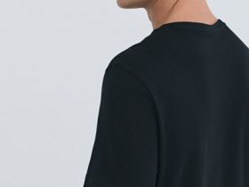 Футболка с V-образным вырезом, Черный