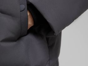 Удлиненный пуховик с натуральным пухом и термостежкой