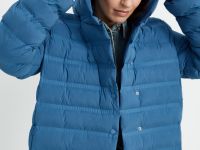 Утепленное пальто с капюшоном