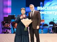 Кирилл Бычков поздравил с юбилеем Высшую школу музыки Якутии