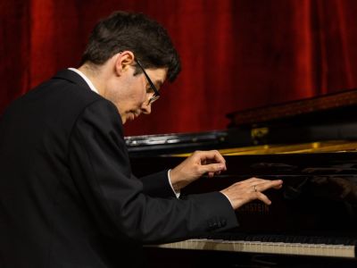 Билеты на Кирилл Егорычев и Зауральский симфонический оркестр. Солисты ЗСО представляют (Филармония) / Концерт | Афиша | ИнфоТаймс