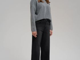 Укороченные джинсы прямого кроя