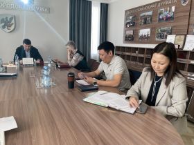 В Якутской городской Думы рассмотрены вопросы исполнения муниципальных программ
