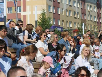 В Удачном четыре многодетные семьи получили 200 тысяч рублей вместо бесплатного земельного участка