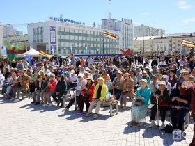 «Один день с полицией»: в Якутске развернули выставку вооружения и спецтехники