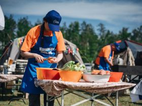 Фоторепортаж с фестиваля-конкурса «Полевая кухня» в Якутске