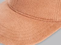 Кепи из шерсти и шелка