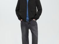 Ветровка-бомбер со съемным капюшоном