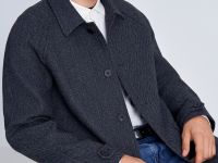 Однобортное пальто с отложным воротником