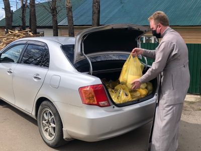 Добро с доставкой: волонтеры Лицея и Алданского благочиния объединились в оказании помощи школьникам
