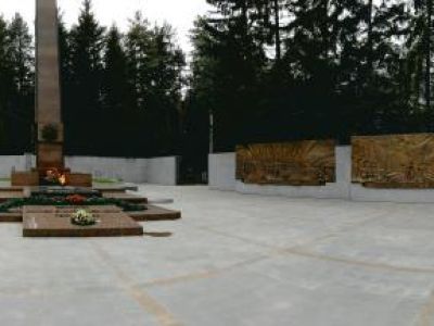 Широкореченский воинский мемориал. Место захоронения воинов, умерших от ран в госпиталях г. Свердловска