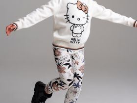 Свитер трикотажный для девочек