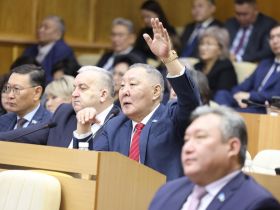 Поправки в Конституцию Якутии приняты большинством голосов