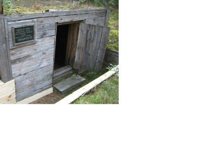 Место, где в 1943 году размещался штаб партизанской бригады Героя Советского Союза Попудренко Николая Никитовича