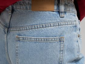 Джинсы широкого кроя