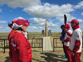 Якутяне проводят забег «Факел Победы» в городах России